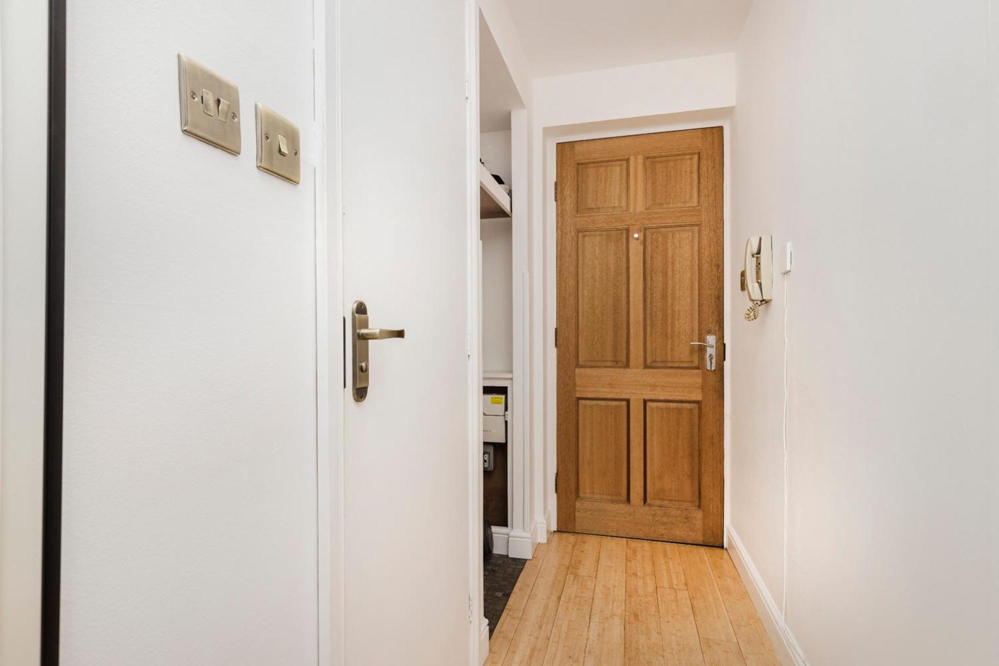 Ferienwohnung Joivy Welcoming Flat Near Park EDI Exterior foto